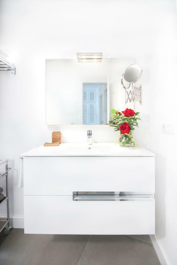 Rooms & Suites The Lighthouse Tias Ngoại thất bức ảnh